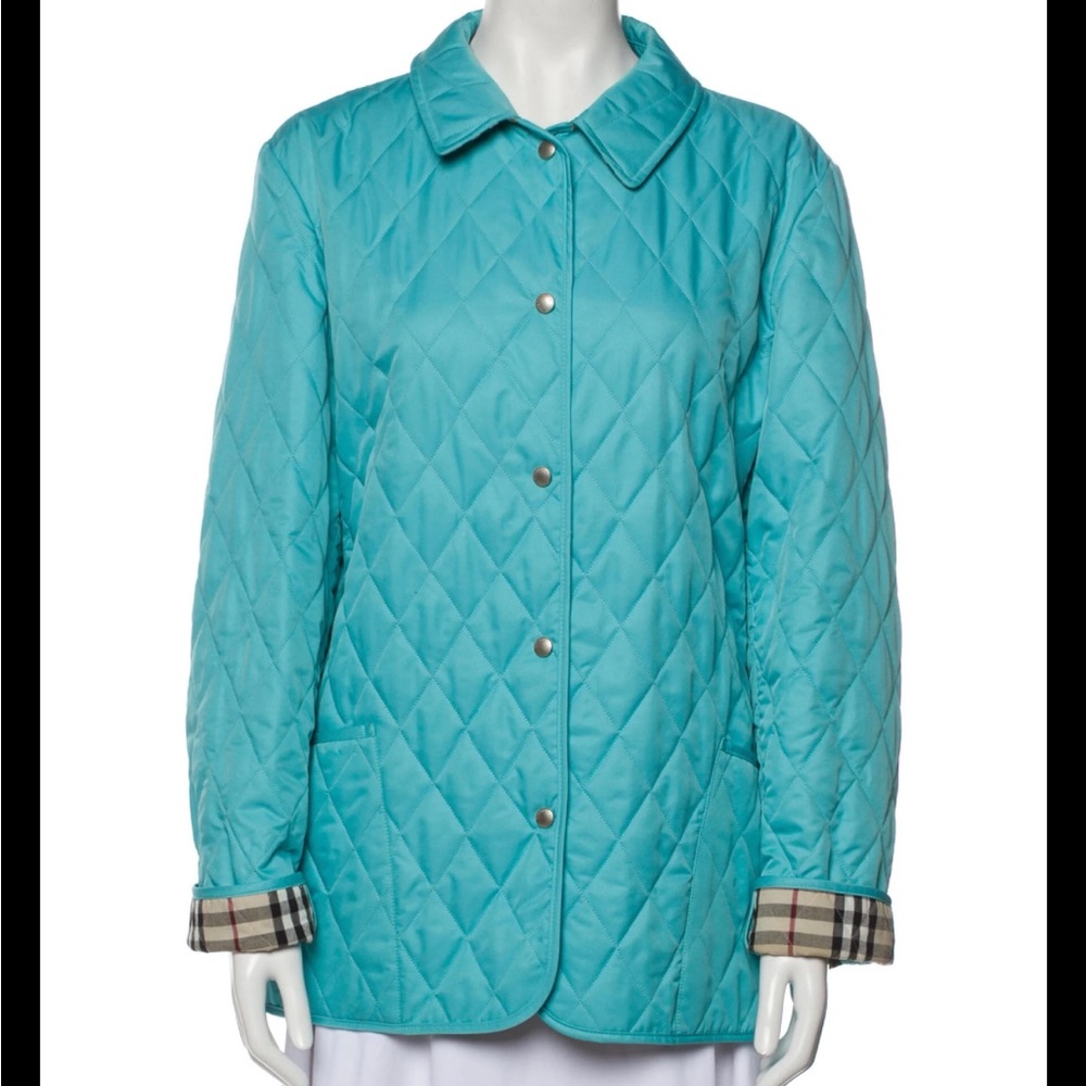 Classic Burberry Womens Quilted Light Blue Jacket Nova Check Lining
